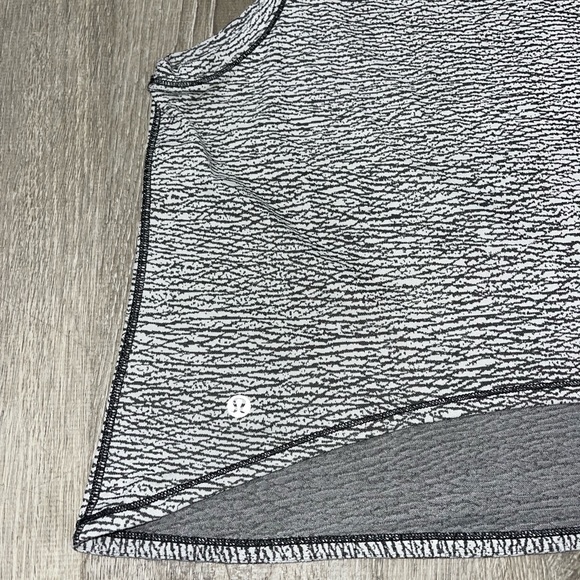 Lululemon tank🤍 - Picture 2 of 3